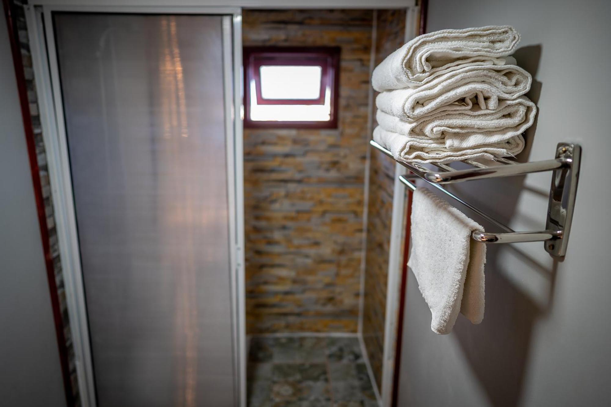 Hostal Alcazar Puerto Natales Exteriör bild