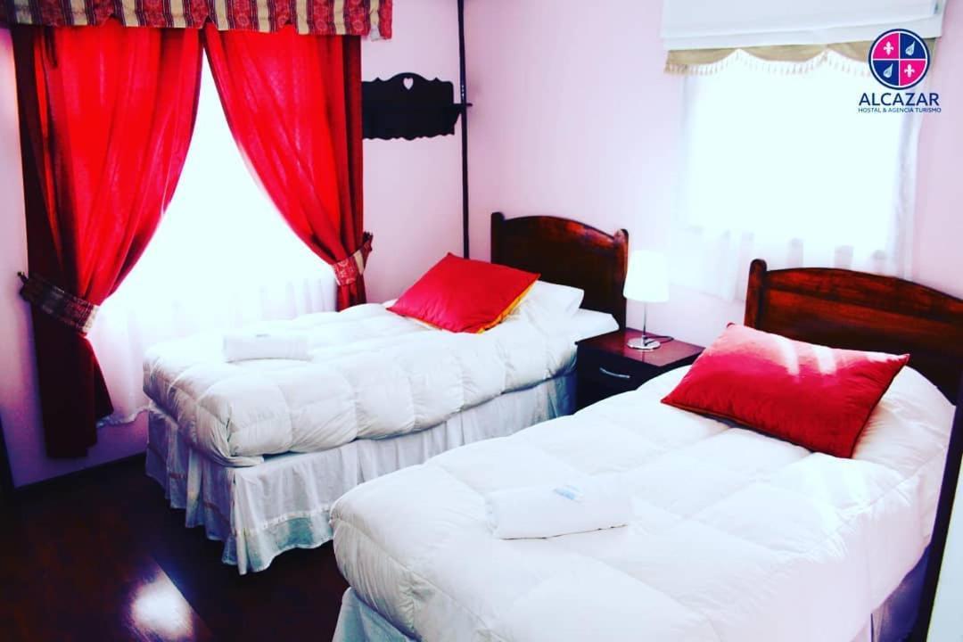 Hostal Alcazar Puerto Natales Exteriör bild