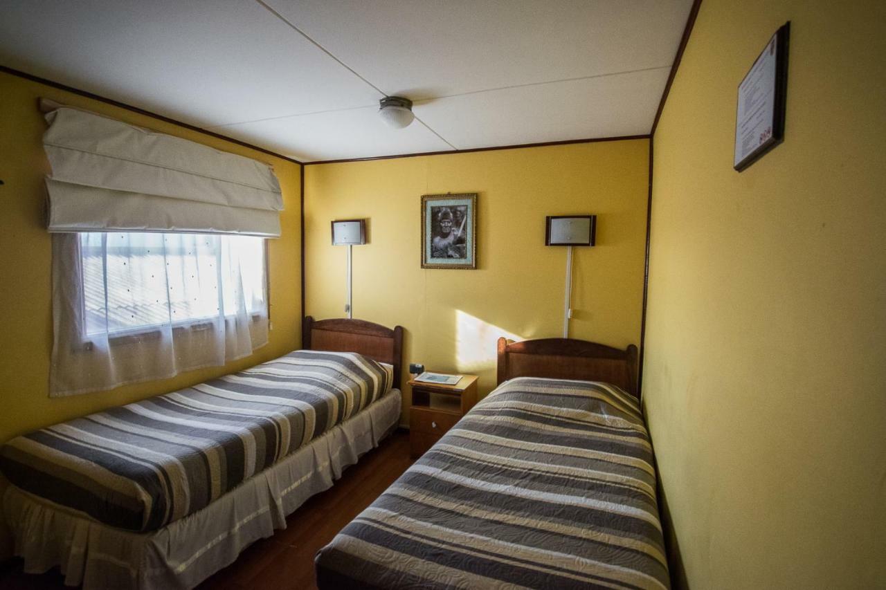 Hostal Alcazar Puerto Natales Exteriör bild