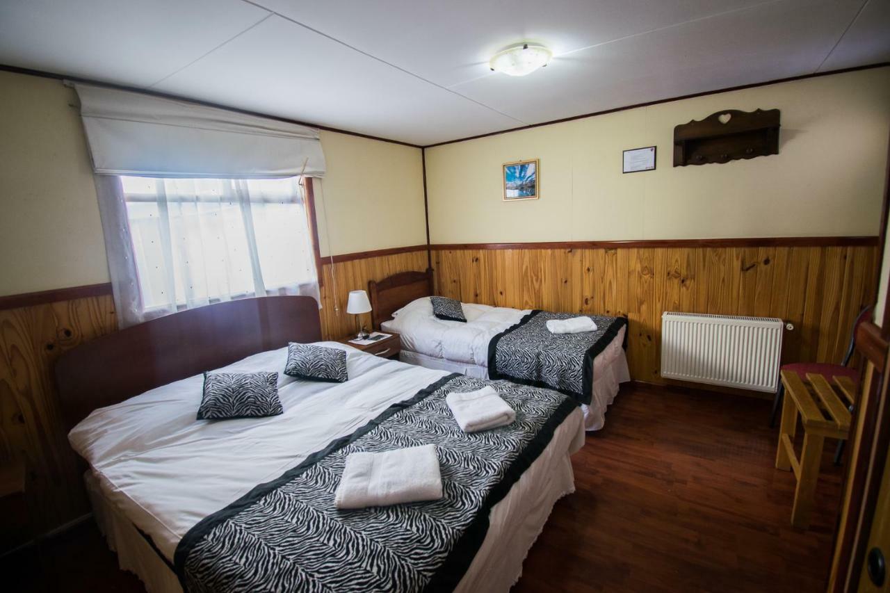 Hostal Alcazar Puerto Natales Exteriör bild